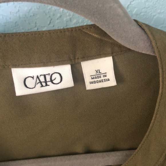 Green button up - Picture 3 of 3